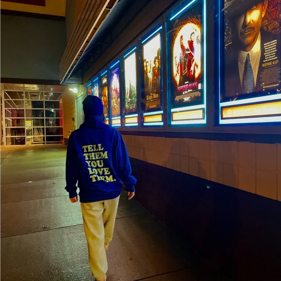 Blue sweatshirt - Picture 5 of 5